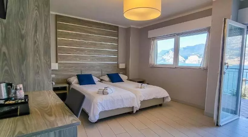 Standard Neljän Hengen Huone, Casa Marinella
