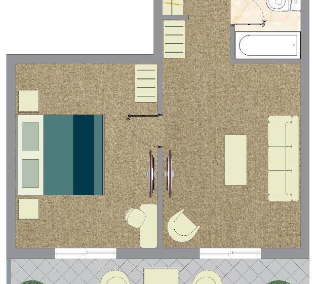 חדר משפחתי, Chloe Luxury