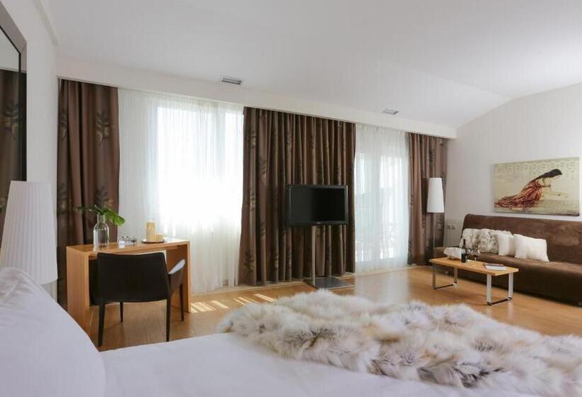 סוויטת דלוקס עם נוף, Chloe Luxury