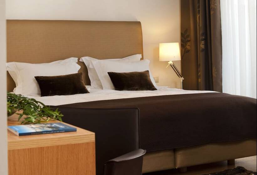 Superior room with lake view, Chloe Luxury