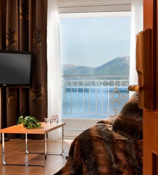 סוויטת דלוקס עם נוף, Chloe Luxury