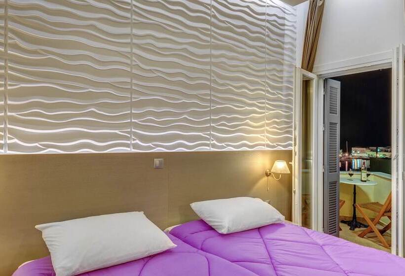 اتاق سوپریور با چشمانداز دریا و بالکن, Ethrion