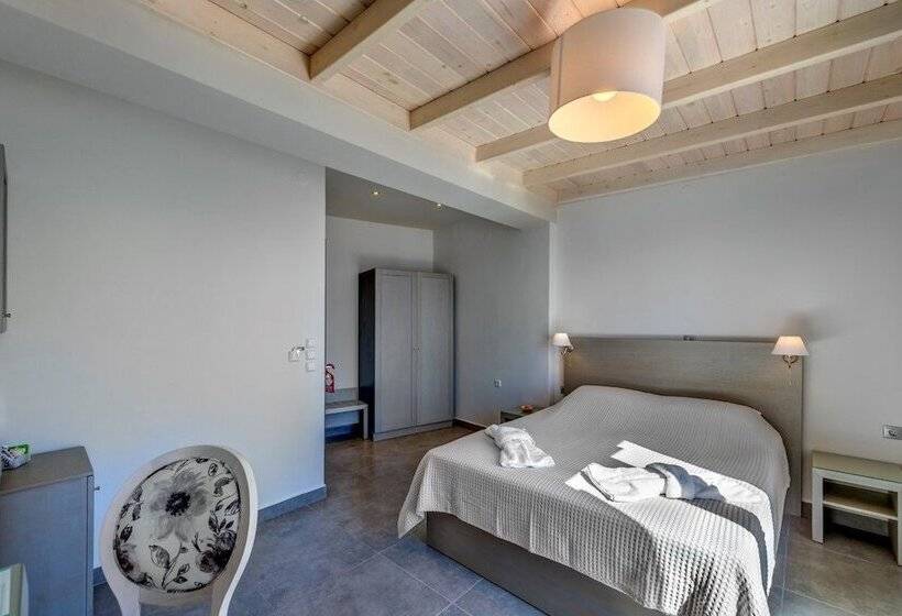 اتاق لوکس با بالکن و چشمانداز دریا, Ethrion