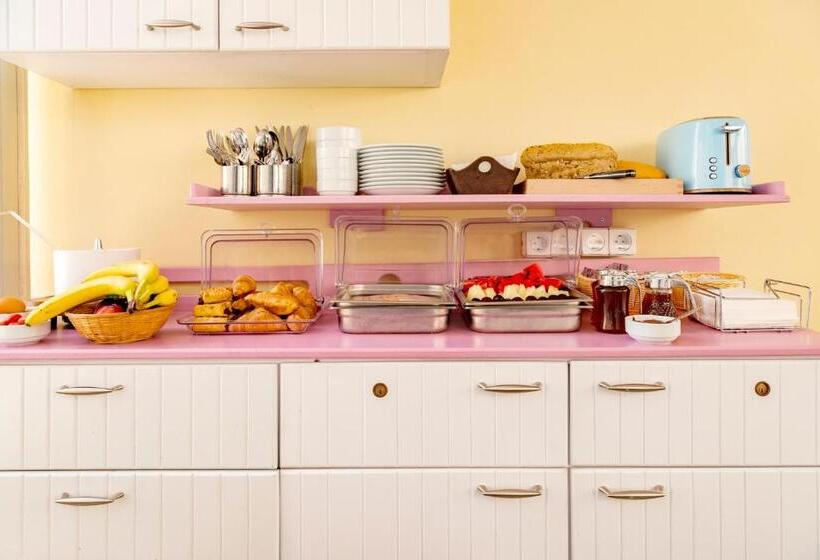 اتاق استاندارد با چشمانداز شهر, Ethrion