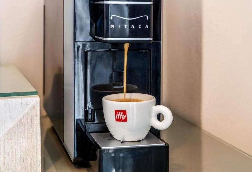 اتاق سوپریور با چشمانداز دریا و بالکن, Ethrion