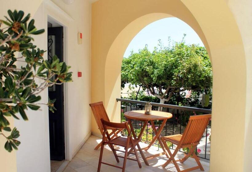 آپارتمان 1 خوابه با چشمانداز جانبی دریا, Ethrion