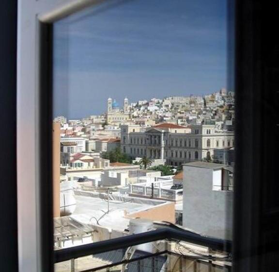 اتاق لوکس با بالکن و چشمانداز دریا, Ethrion