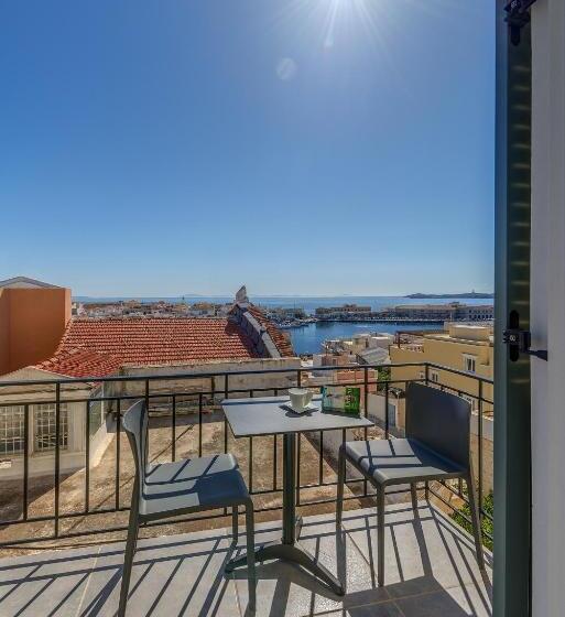 اتاق لوکس با بالکن و چشمانداز دریا, Ethrion