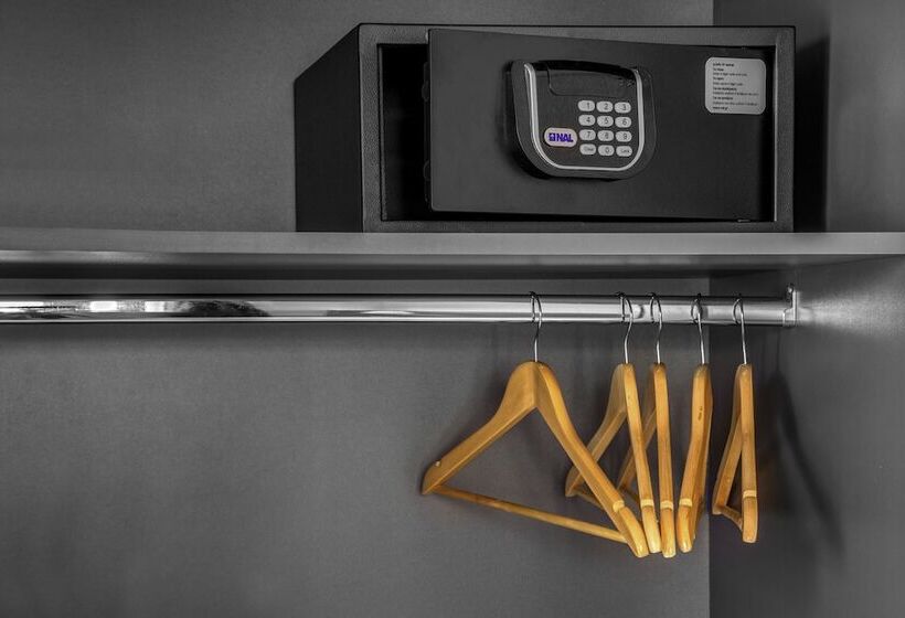 اتاق سوپریور با چشمانداز دریا و بالکن, Ethrion