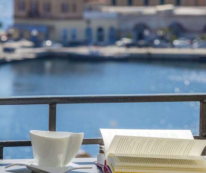 اتاق سوپریور با چشمانداز دریا و بالکن, Ethrion