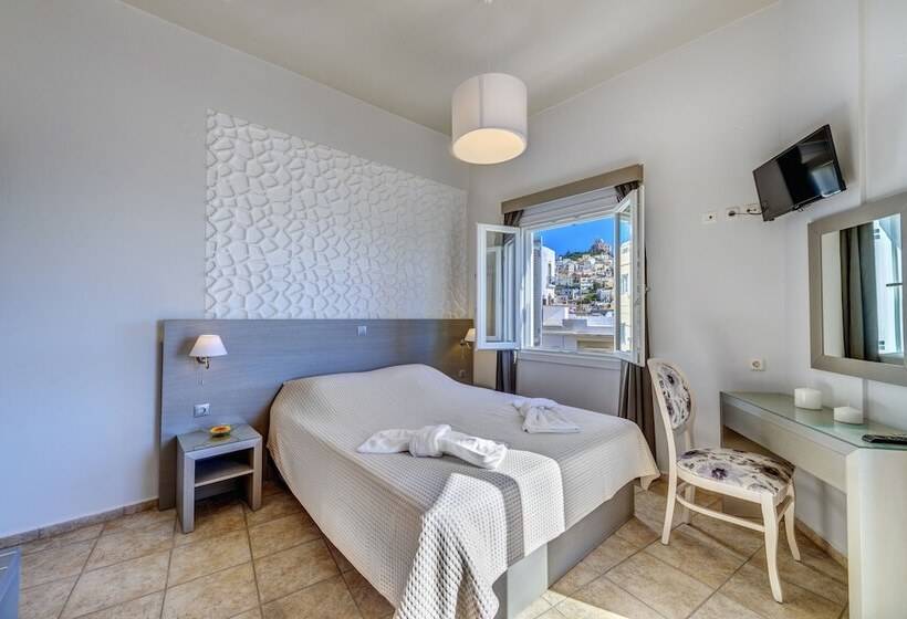 اتاق لوکس با بالکن و چشمانداز دریا, Ethrion