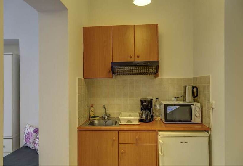 2 Bedrooms Suite Sea View, Ethrion