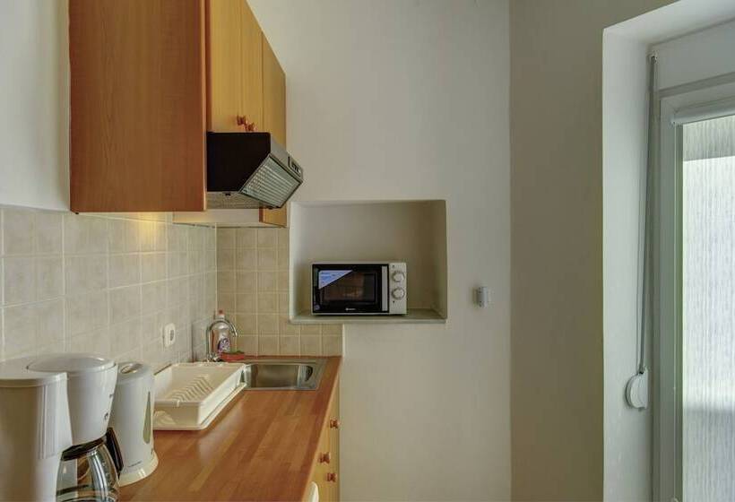 2 Bedrooms Suite Sea View, Ethrion