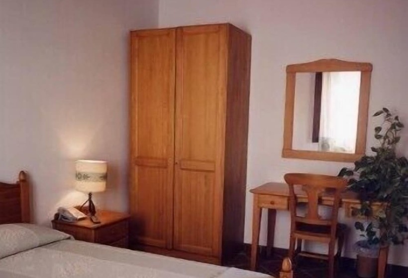 חדר סטנדרט, Su Nuraxi