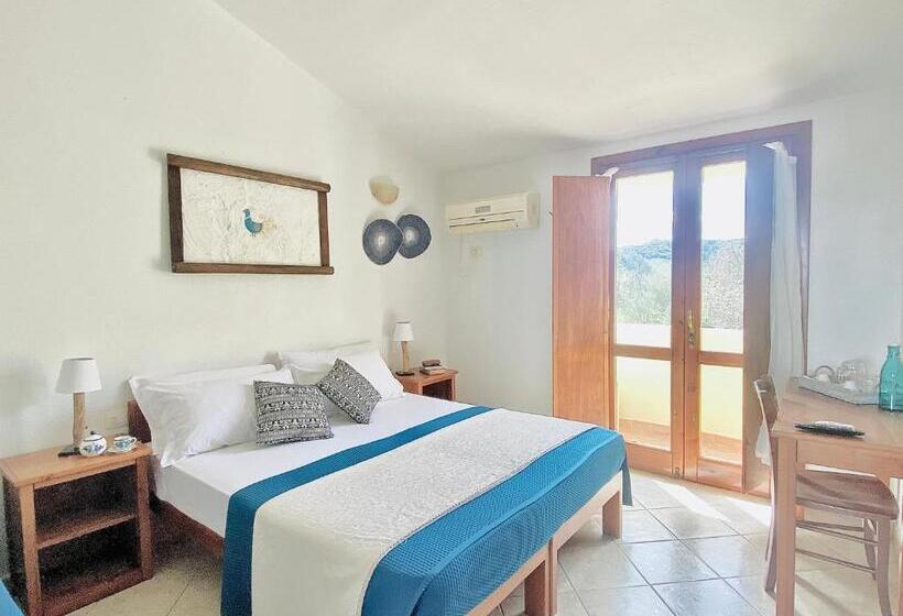 חדר סטנדרט לשלושה, Velasole