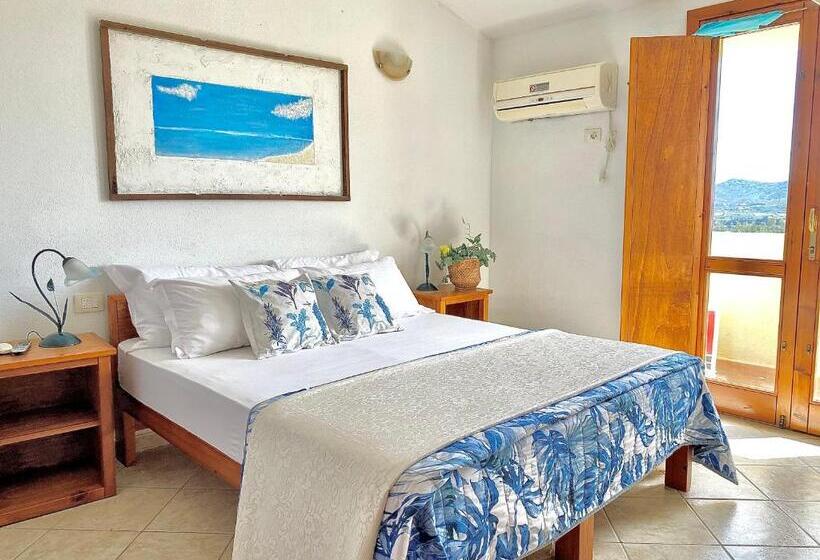 חדר סטנדרט לשלושה, Velasole