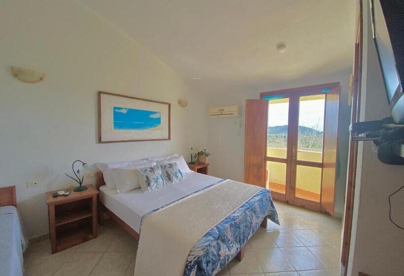 חדר סטנדרט לשלושה עם מרפסת, Velasole