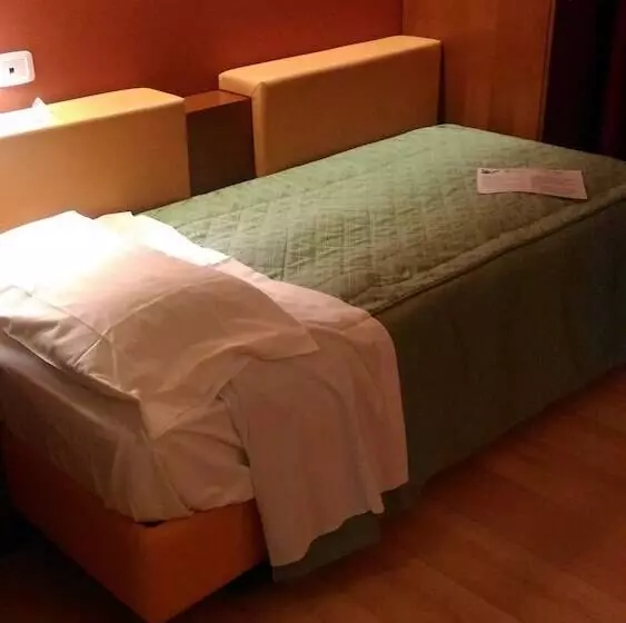 اتاق اکونومی یک تخته, Villa Delle Rose   Malpensa