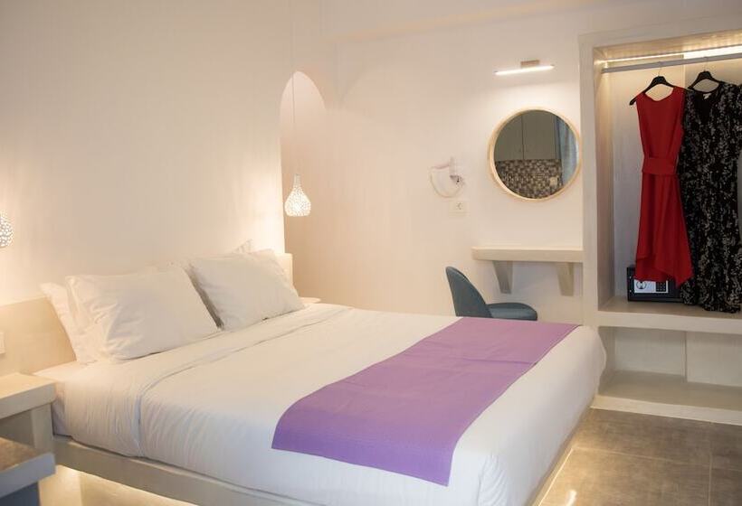 스탠다드 스튜디오, Markakis Studios Fira Town