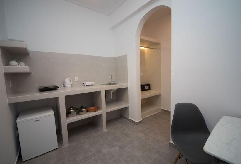 스탠다드 스튜디오, Markakis Studios Fira Town