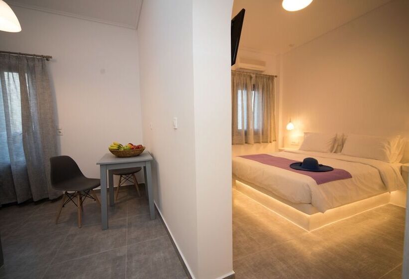 스탠다드 스튜디오, Markakis Studios Fira Town