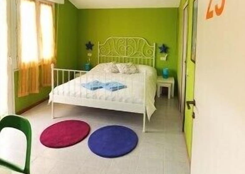 اتاق استاندارد, Sunflower Beach Backpacker Hostel & Bar