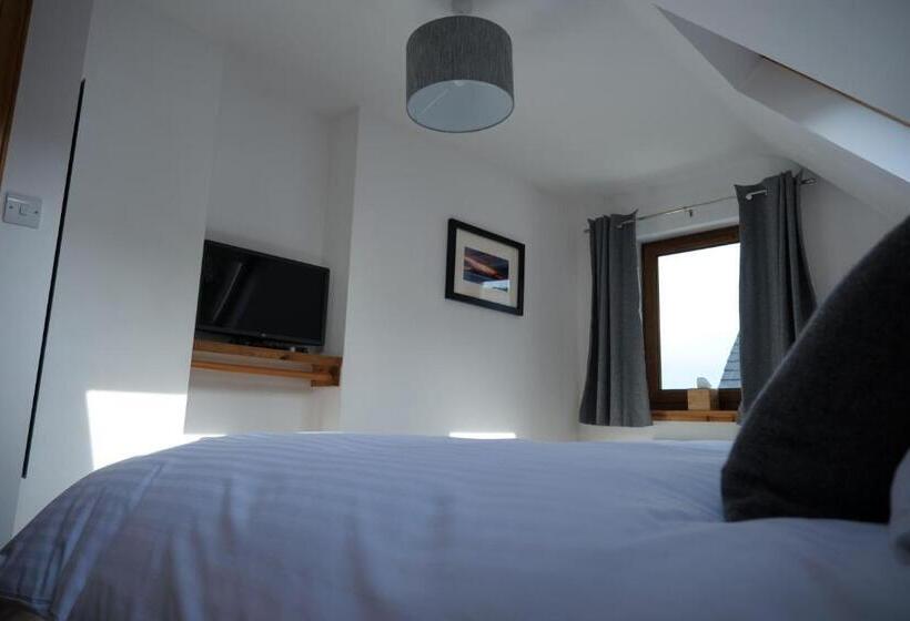 Superior room with lake view, Hazelbank Bed And Breakfast