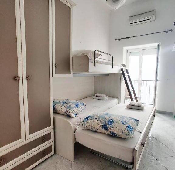 غرفة قياسية ثلاثية, Casa Vacanze Da Serena