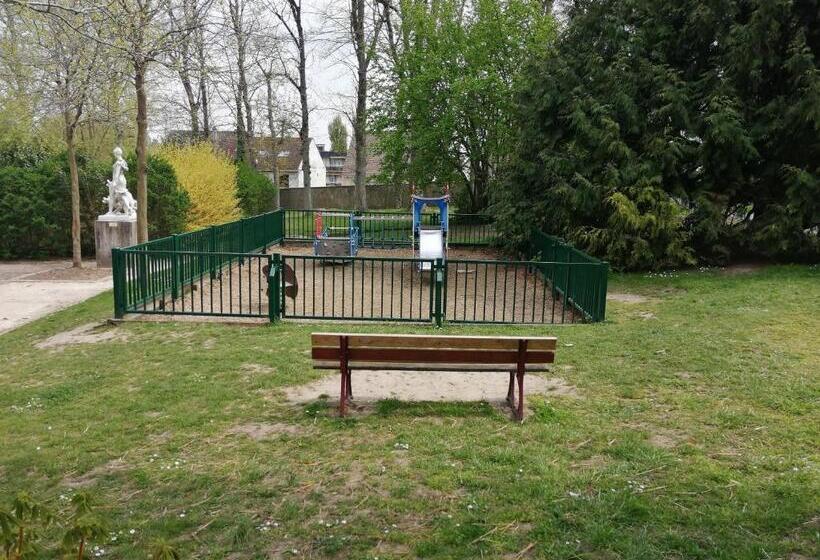 침실 2개 아파트, Welcome Home