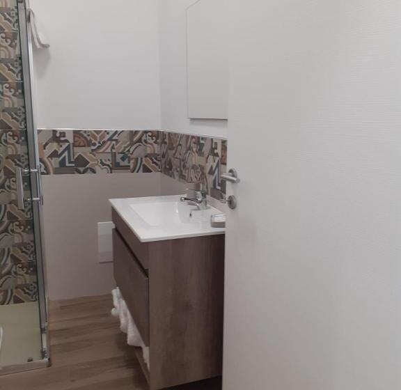 غرفة قياسية ثلاثية مزودة بشرفة, Camere Stella Del Sud Makari