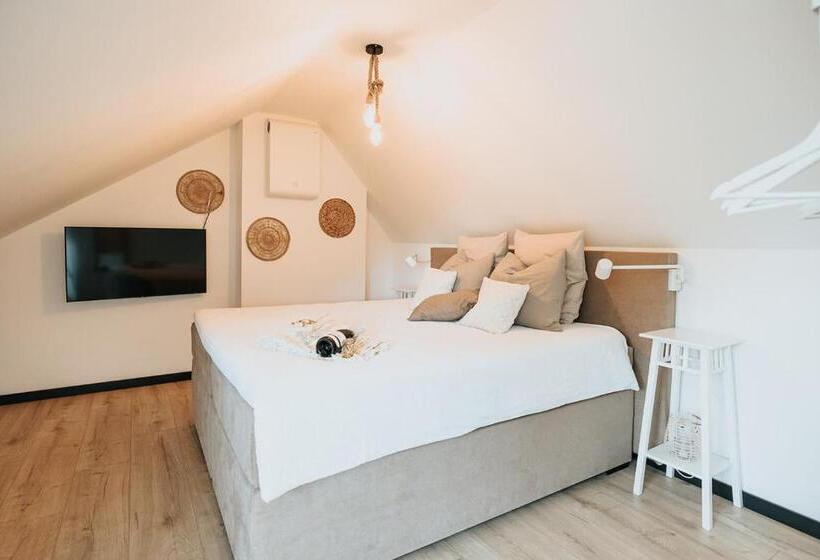 اتاق استاندارد سه تخته با چشمانداز باغ, Vida Verde