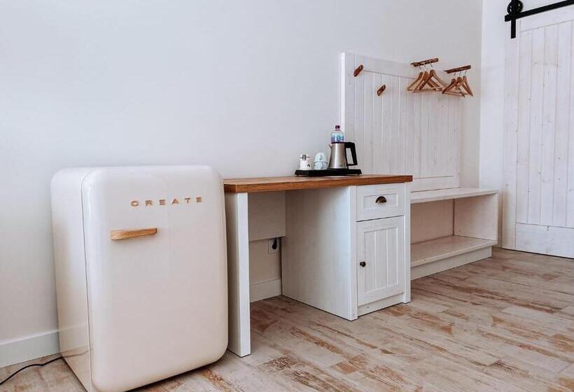 اتاق استاندارد برای معلولان, Captain Cook Ahoy