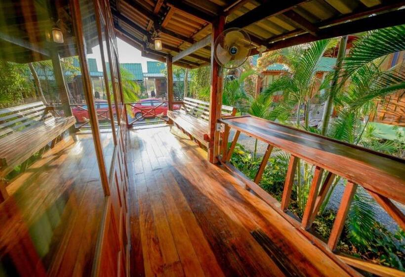 شاليه سوبيريور غرفة نوم واحدة, Mrk Resort & Massage