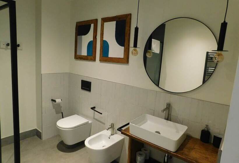 استودیوی استاندارد, Piumaviola Beds & Apartments