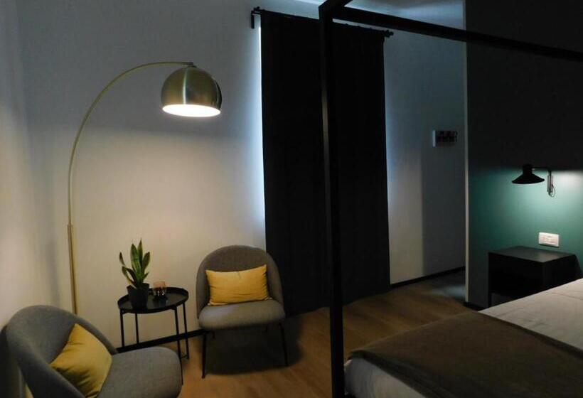 سوئیت با وان آب گرم, Piumaviola Beds & Apartments