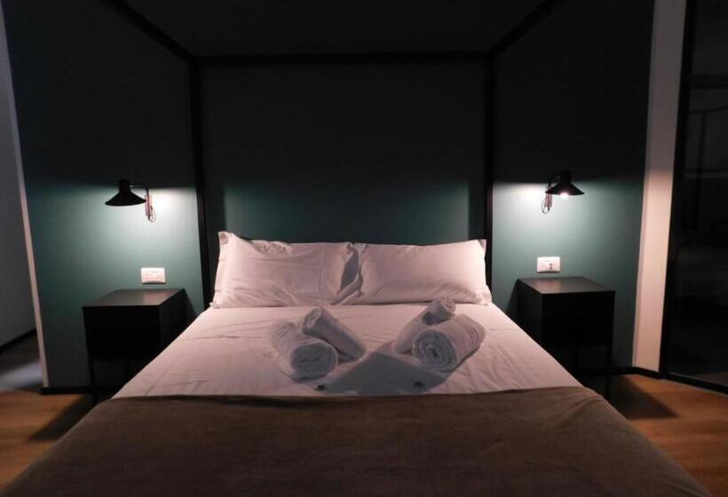 سوئیت با وان آب گرم, Piumaviola Beds & Apartments