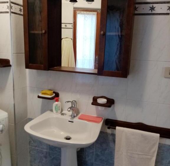 4인용 스탠다드 룸, B&b La Marmotta