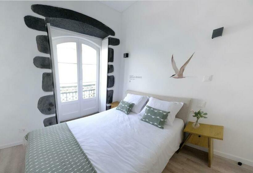 Номер Стандарт Вид на Море с Балконом, Boa Nova Hostel