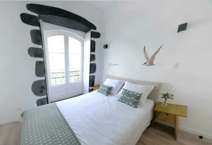 オーシャンビュースタンダードルームバルコニー付き, Boa Nova Hostel