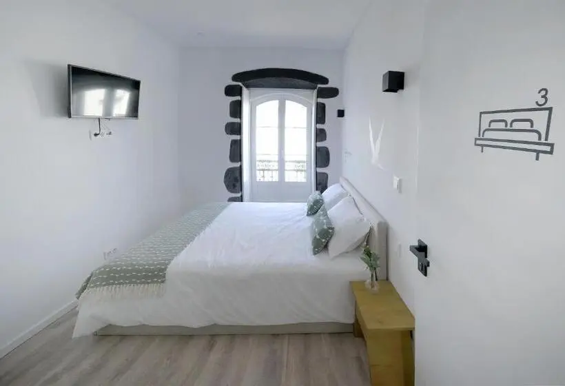 オーシャンビュースタンダードルームバルコニー付き, Boa Nova Hostel