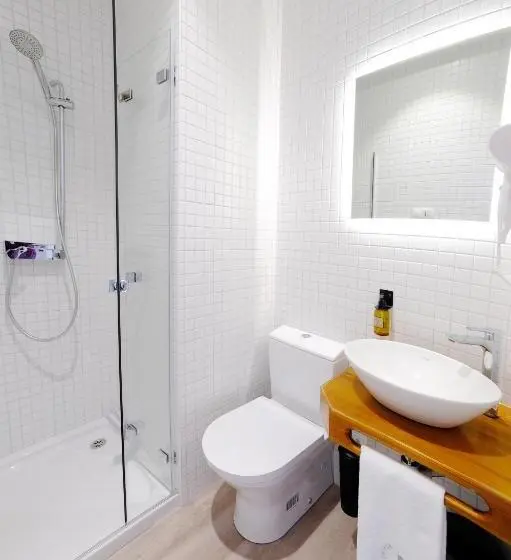 オーシャンビュースタンダードルームバルコニー付き, Boa Nova Hostel