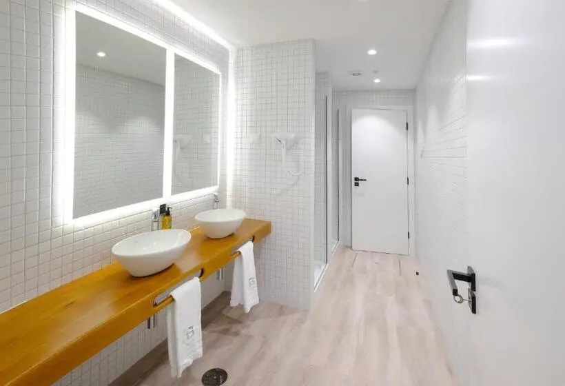 ルームシェアのワンベッド, Boa Nova Hostel