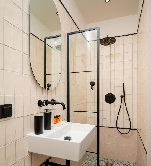 스탠다드 룸, Mr.lewis  Rotterdam