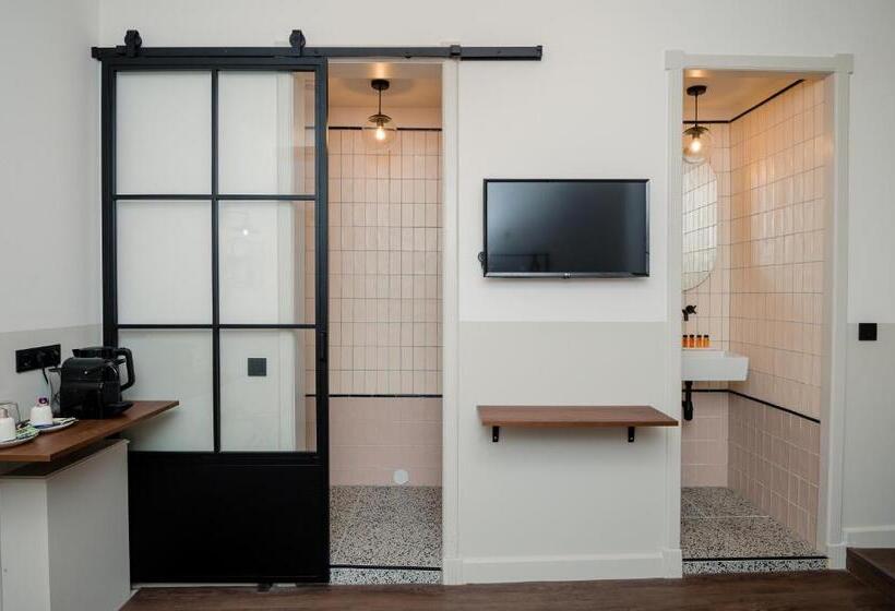 디럭스 스튜디오, Mr.lewis  Rotterdam