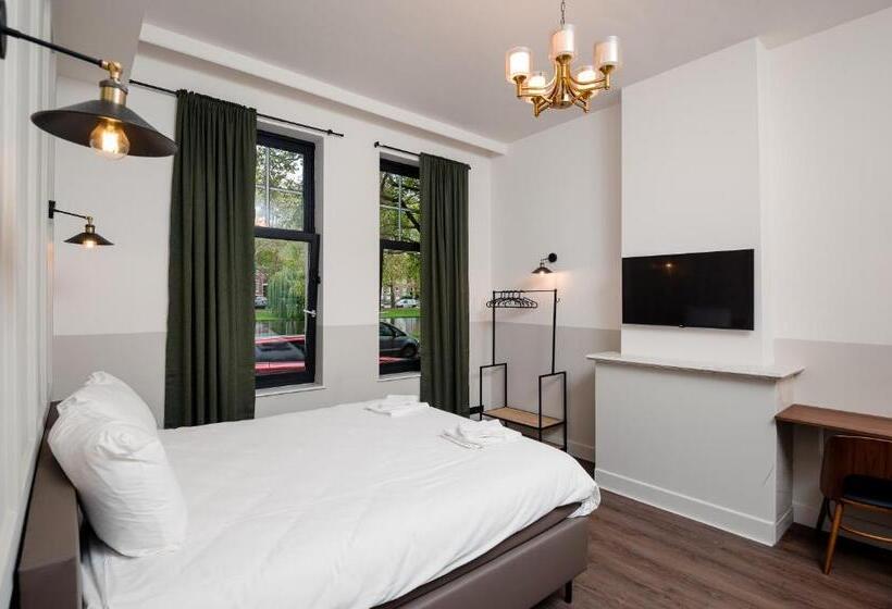 수피리어 스위트, Mr.lewis  Rotterdam