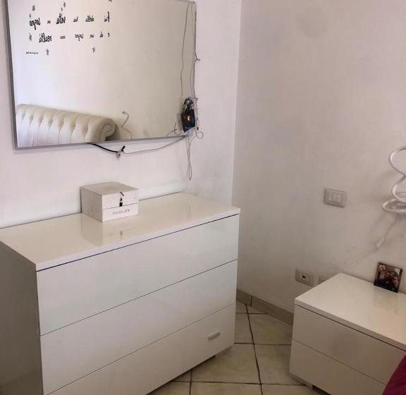 اتاق استاندارد, Ale E Nau
