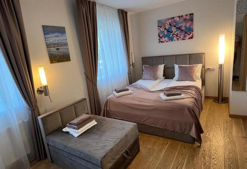 اتاق لوکس سه تخته, 1912 Bed & Breakfast