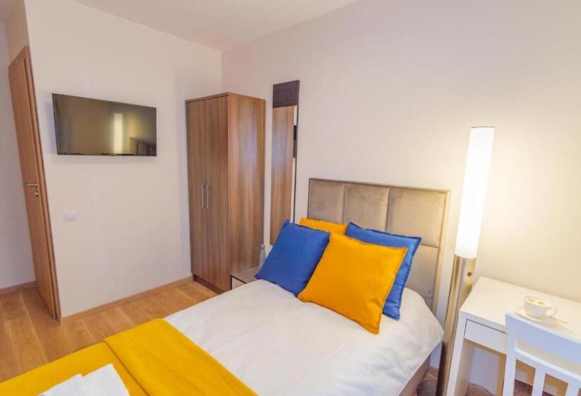 اتاق استاندارد یک تخته با سرویس بهداشتی مشترک, 1912 Bed & Breakfast