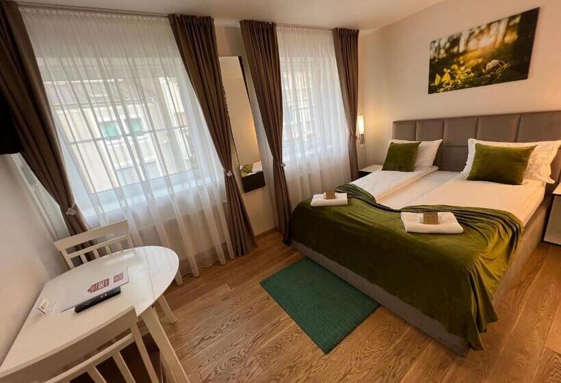 اتاق استاندارد با سرویس بهداشتی مشترک, 1912 Bed & Breakfast