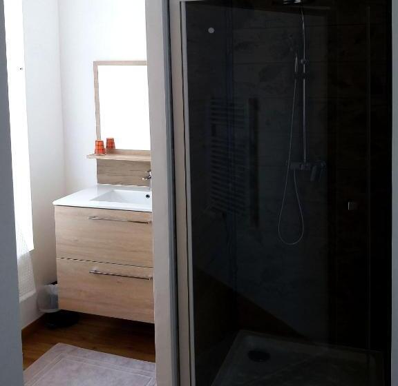 غرفة عائلية مطلّة علي الجبل, Les Terrasses De Saillans